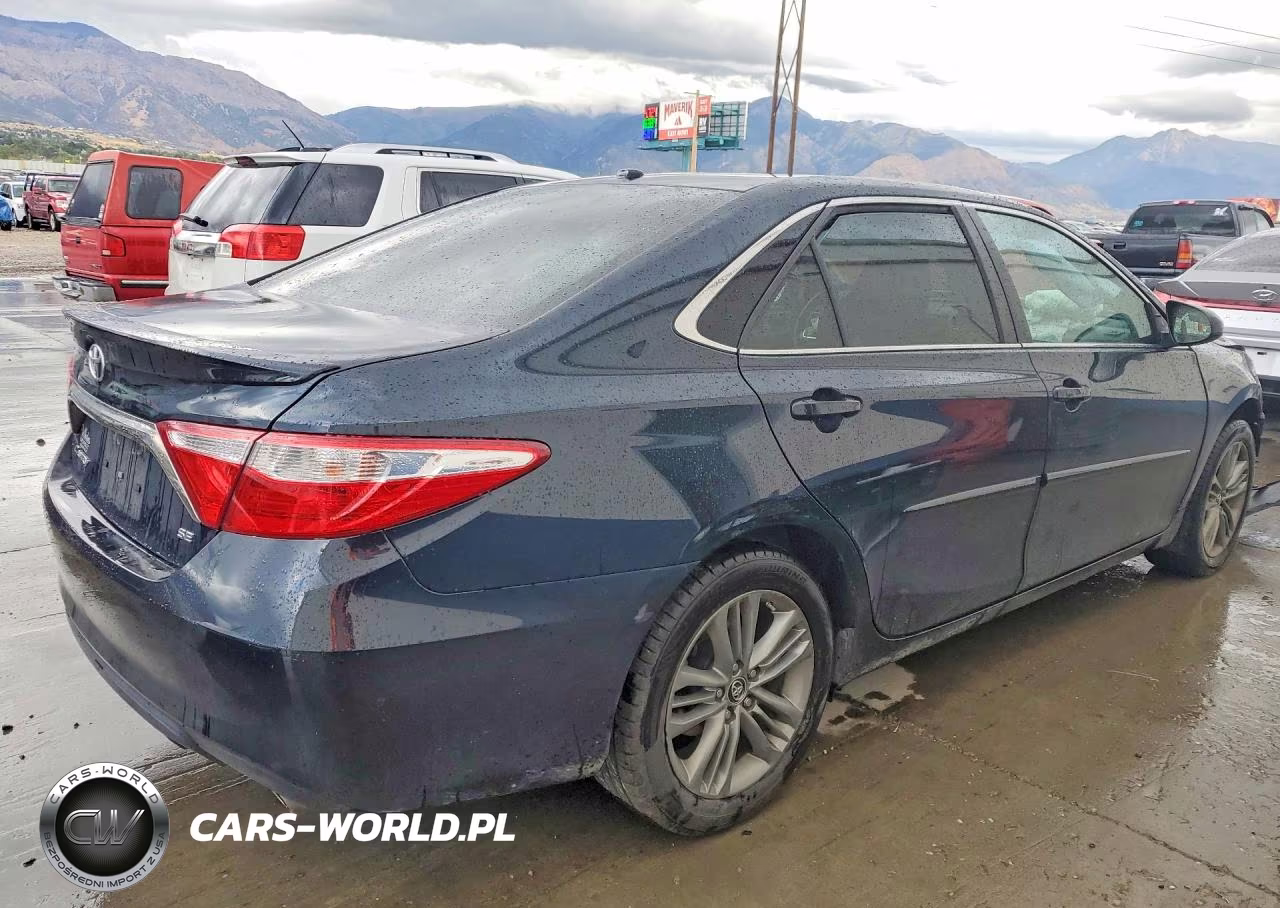 2016 Toyota Camry Le VIN:4T1BF1FK2GU547100 - 3