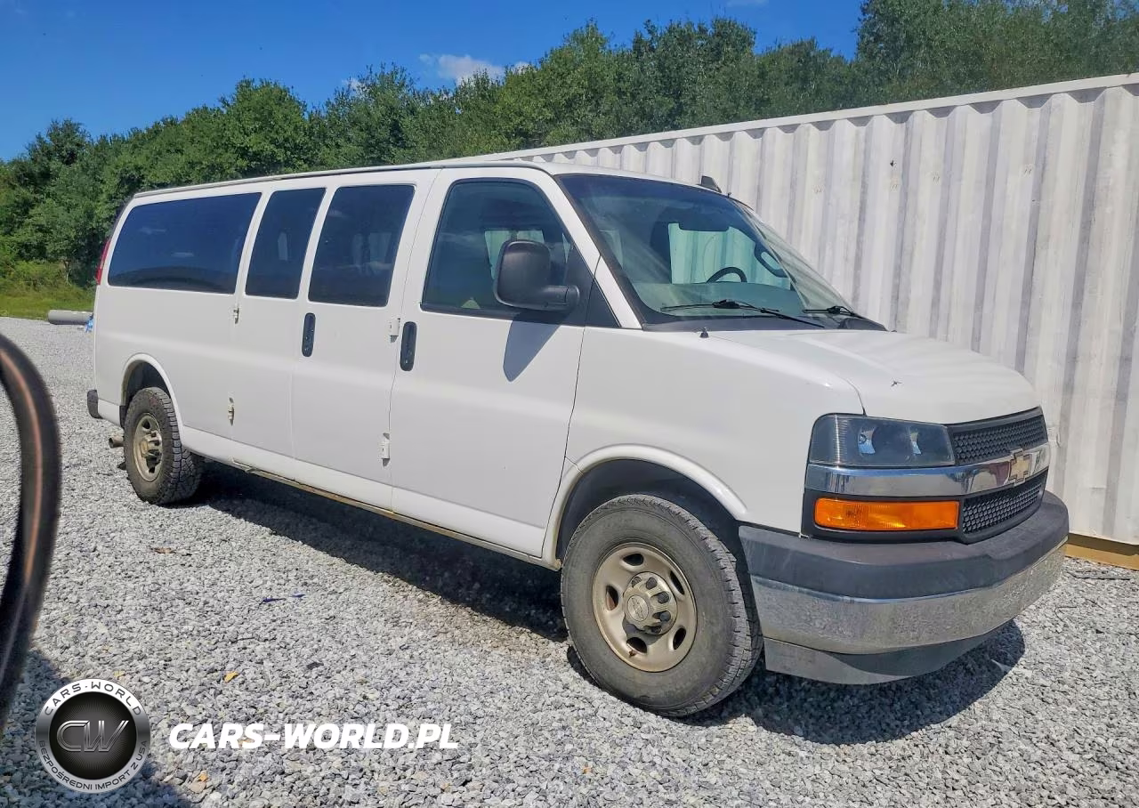 2018 Chevrolet Express G3500 Lt VIN:1GAZGPFG9J1329896 - 4