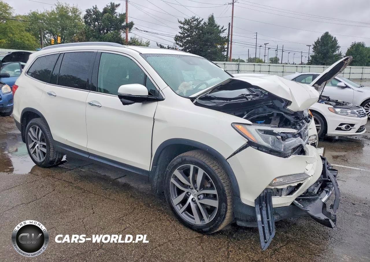 2017 Honda Pilot Touring VIN:5FNYF6H95HB017929 - 4