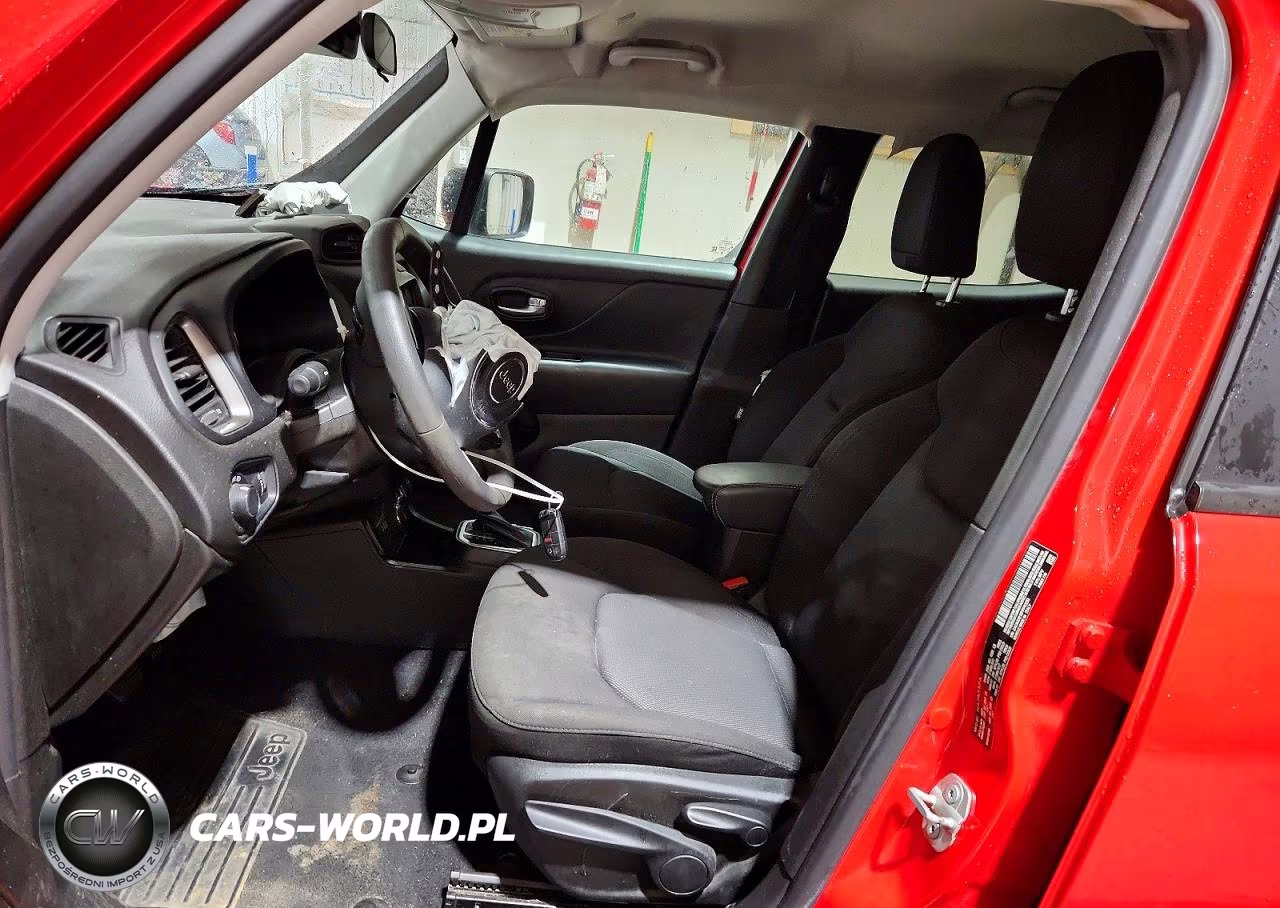 2023 Jeep Renegade Latitude VIN:ZACNJDB10PPP63282 - 7