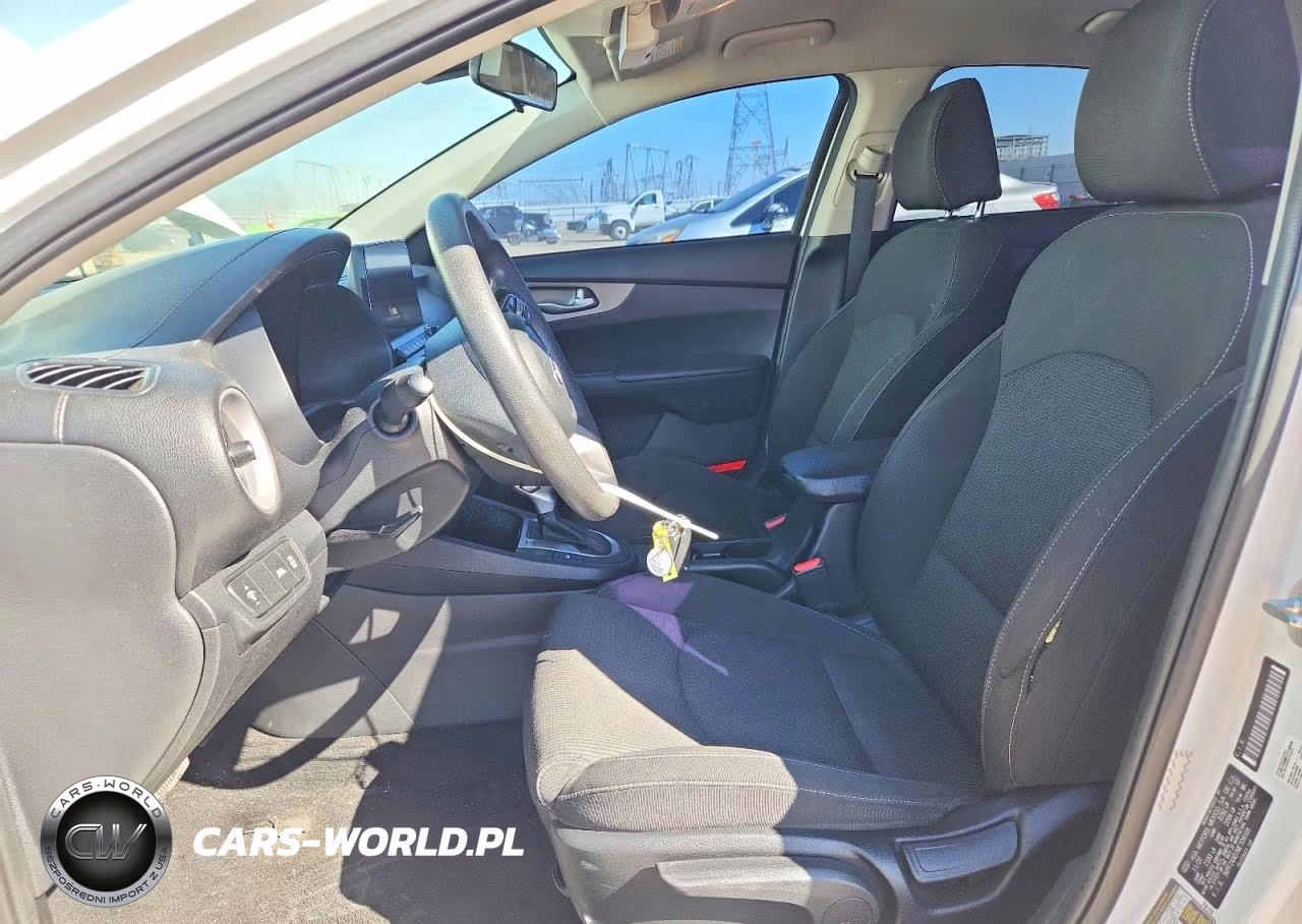2021 Kia Forte Lxs VIN:3KPF24AD7ME306008 - 7