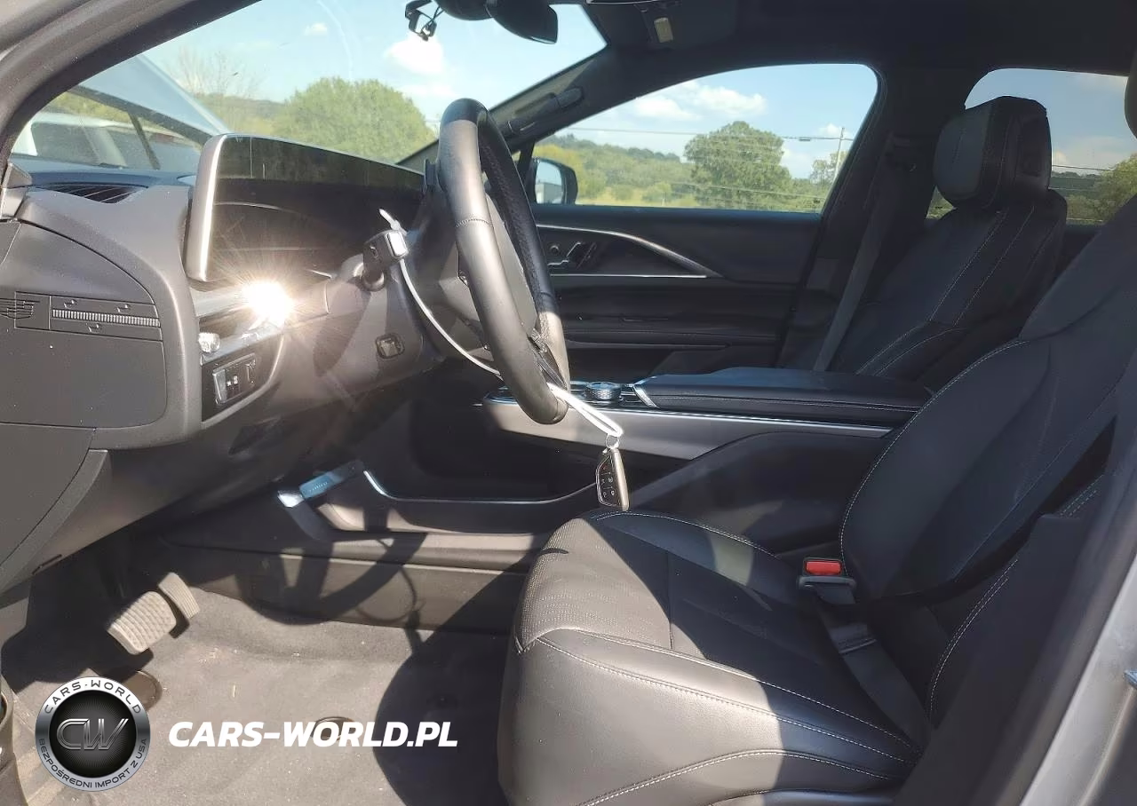 2024 Cadillac Lyriq Sport VIN:1GYKPTRK4RZ133874 - 7