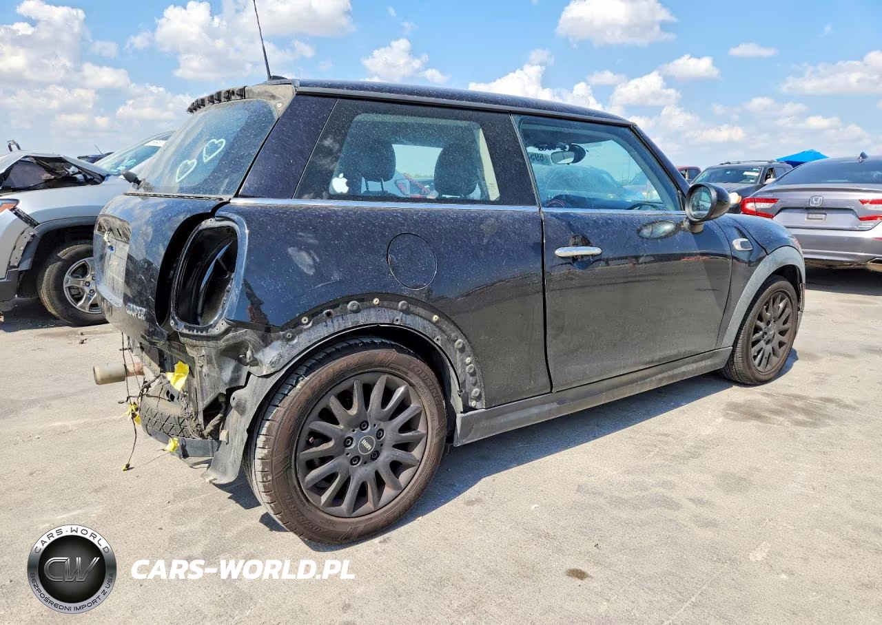 2018 Mini Cooper VIN:WMWXP5C58J2G62638 - 3