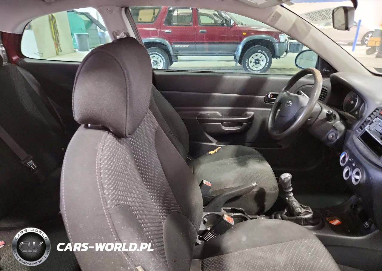 2007 Hyundai Accent Gs VIN:KMHCM36C17U031910 - 10