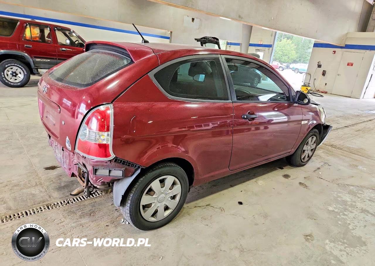 2007 Hyundai Accent Gs VIN:KMHCM36C17U031910 - 3