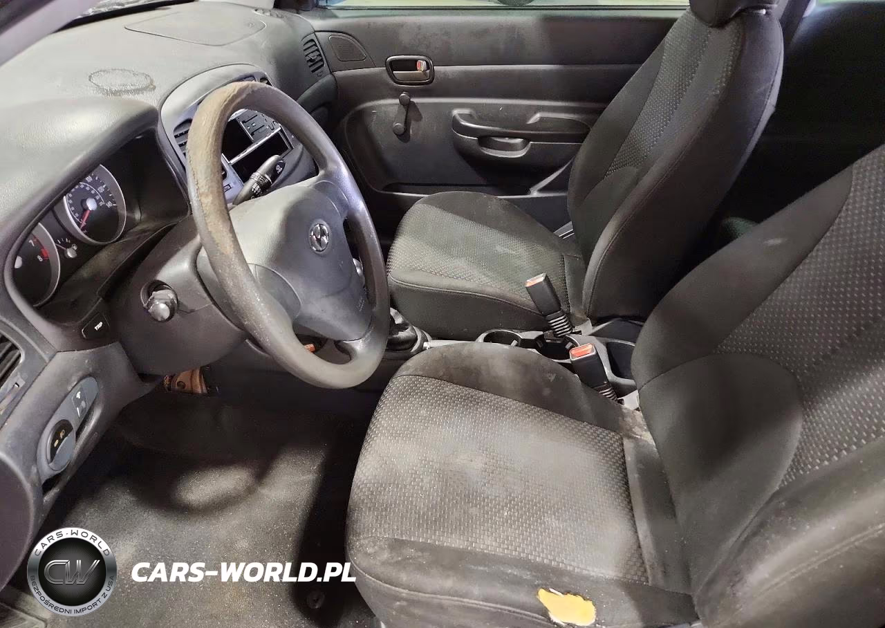 2007 Hyundai Accent Gs VIN:KMHCM36C17U031910 - 7