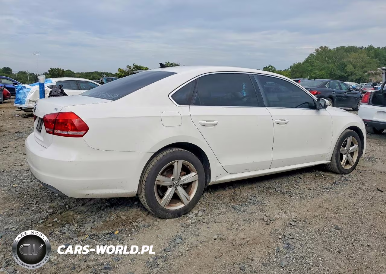 2013 Volkswagen Passat Se VIN:1VWBP7A35DC092472 - 3