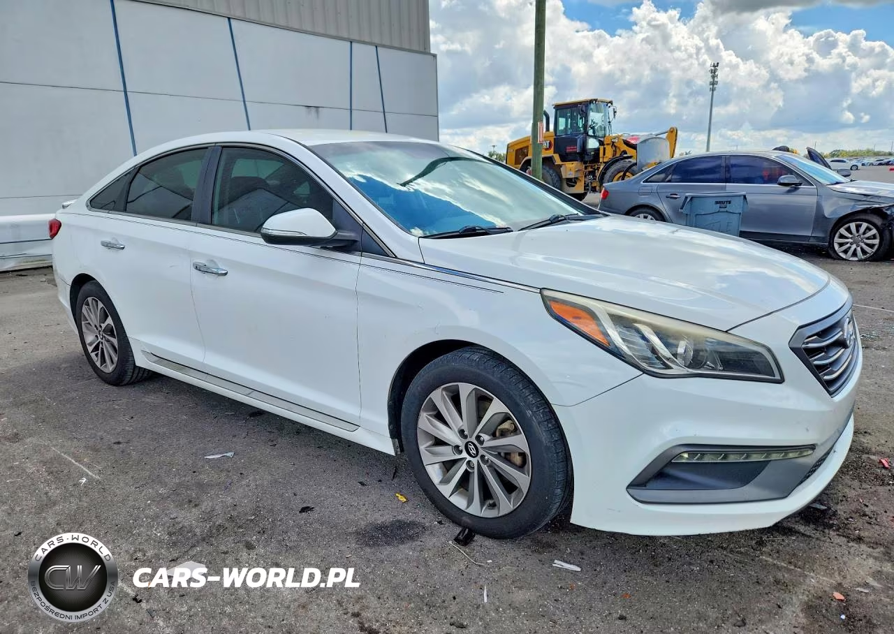 2015 Hyundai Sonata Sport VIN:5NPE34AF2FH179273 - 4