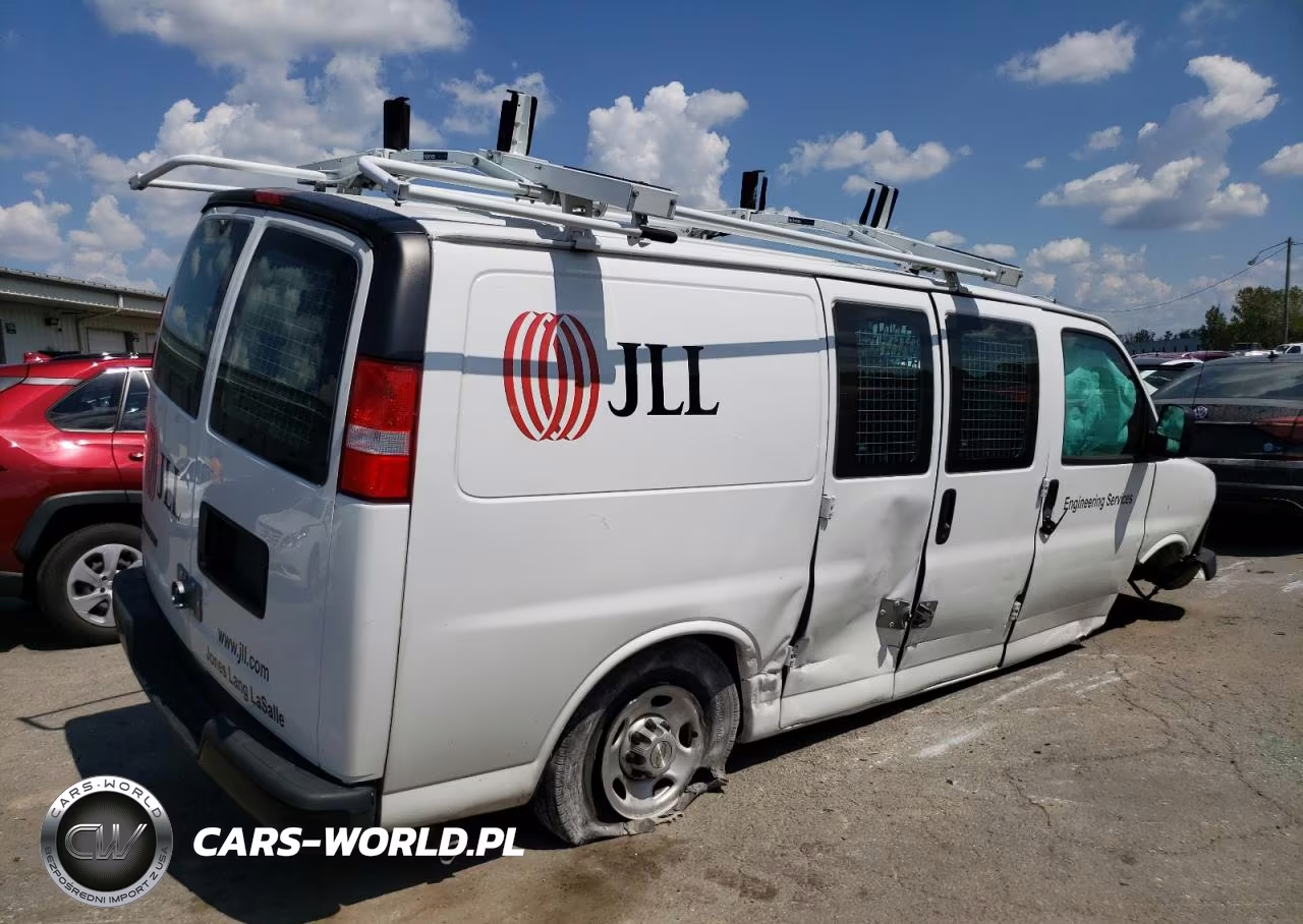 2023 Chevrolet Express G2500 VIN:1GCWGAFPXP1121154 - 3
