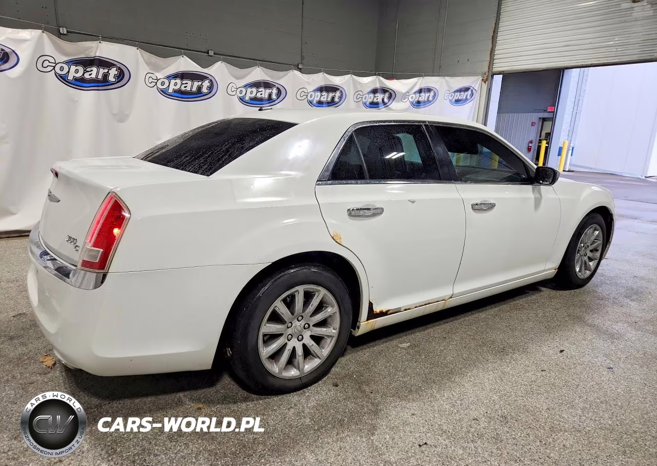 2013 Chrysler 300C VIN:2C3CCAET0DH650515 - 3