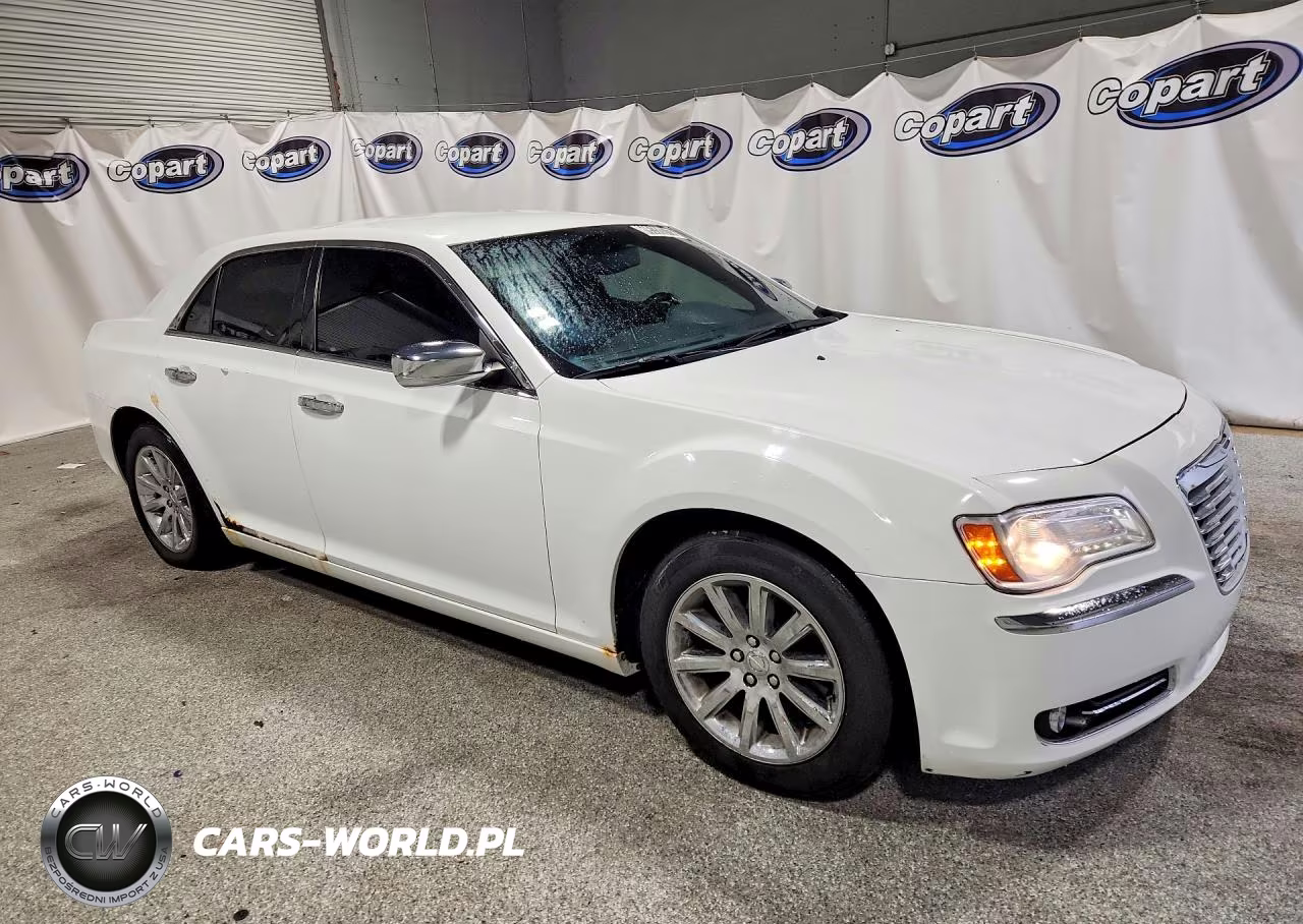 2013 Chrysler 300C VIN:2C3CCAET0DH650515 - 4