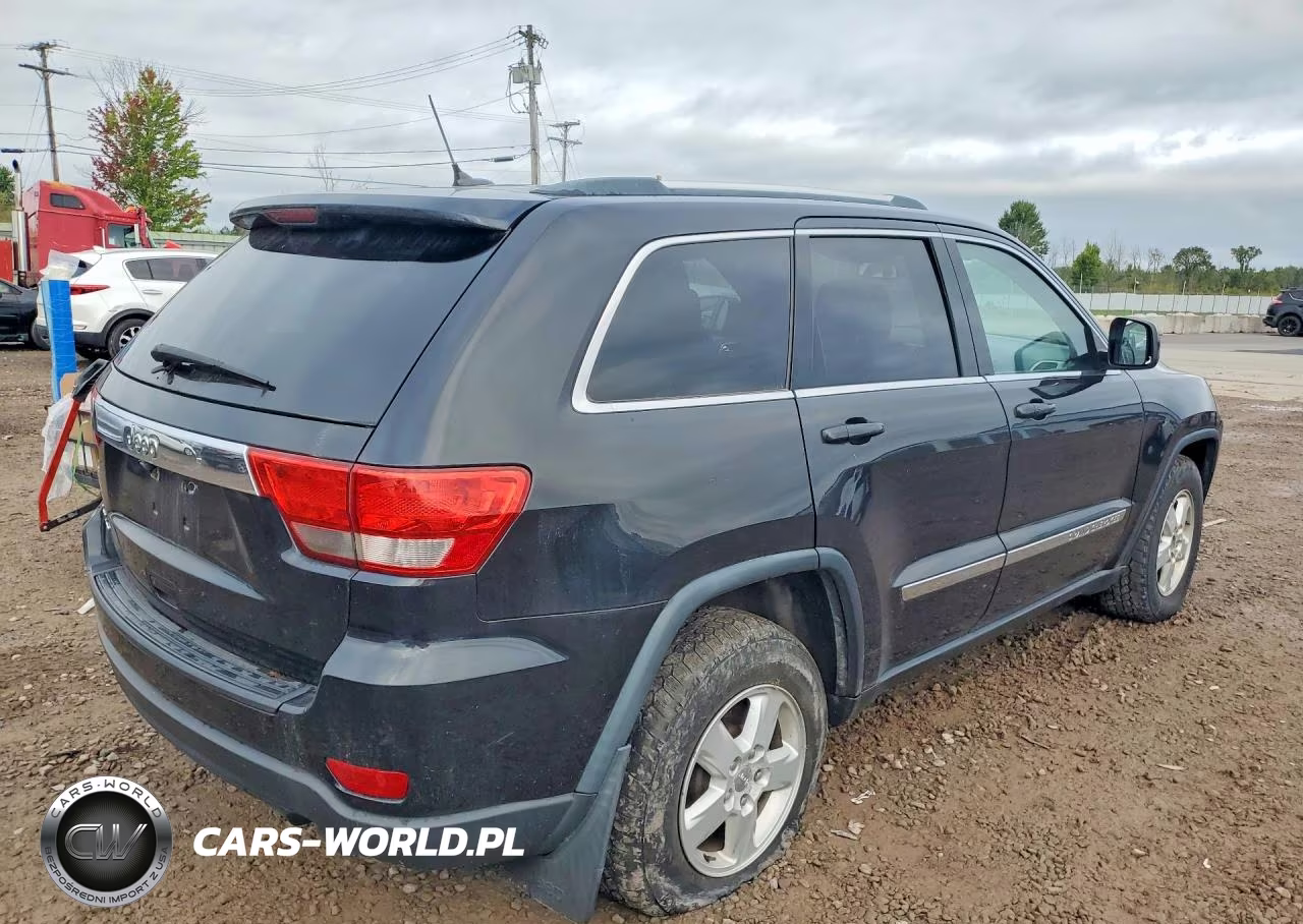 2013 Jeep Grand Cherokee Laredo VIN:1C4RJFAG4DC506101 - 3