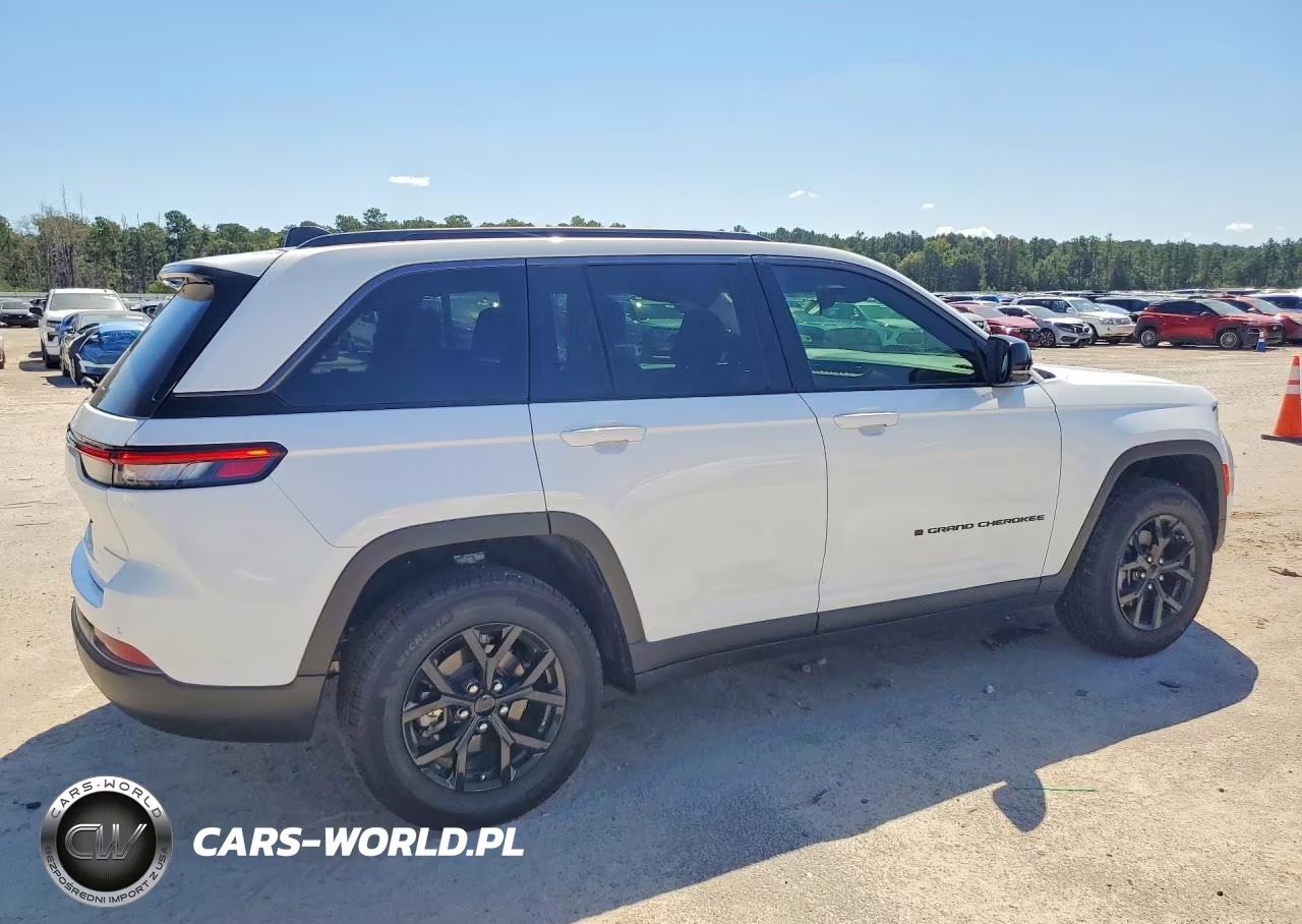 2026 Jeep Grand Cherokee Base VIN:1C4RJGAR9TC193827 - 3