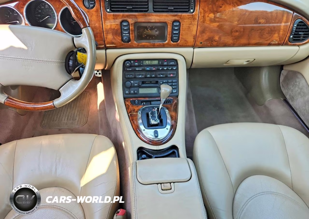 2004 Jaguar Xkr VIN:SAJDA42B543A37168 - 8