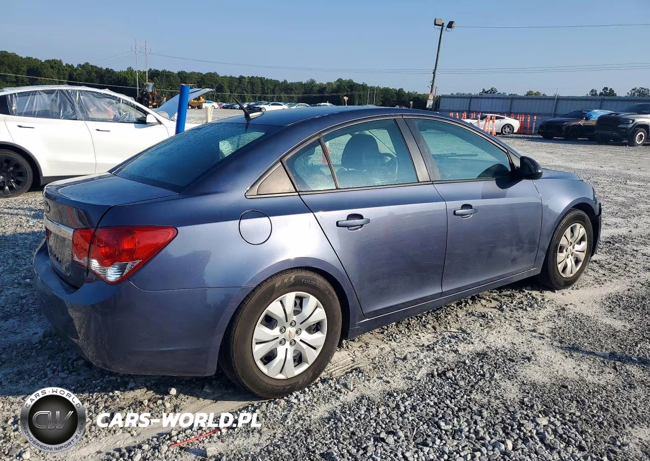 2014 Chevrolet Cruze Ls VIN:1G1PA5SH0E7435832 - 3