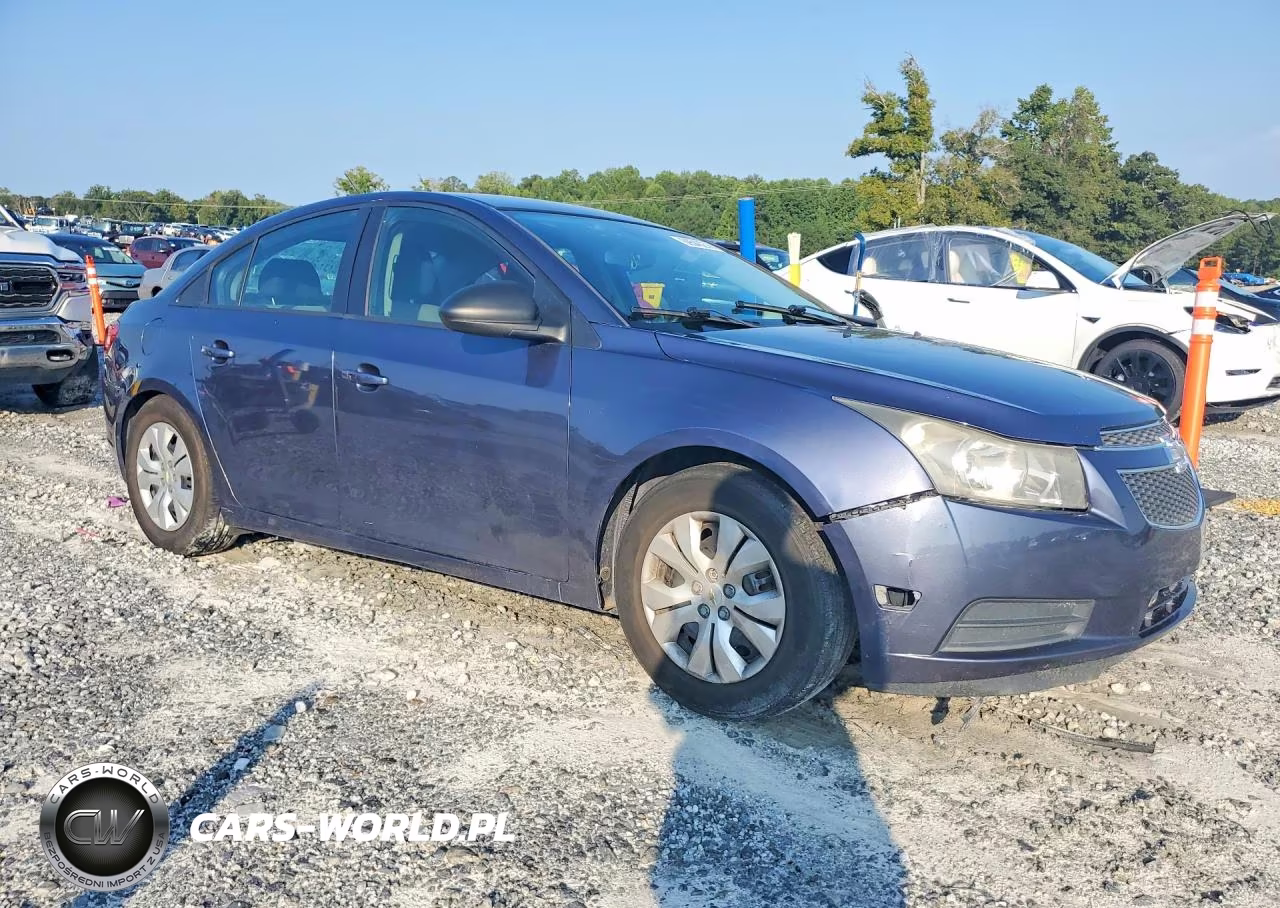 2014 Chevrolet Cruze Ls VIN:1G1PA5SH0E7435832 - 4