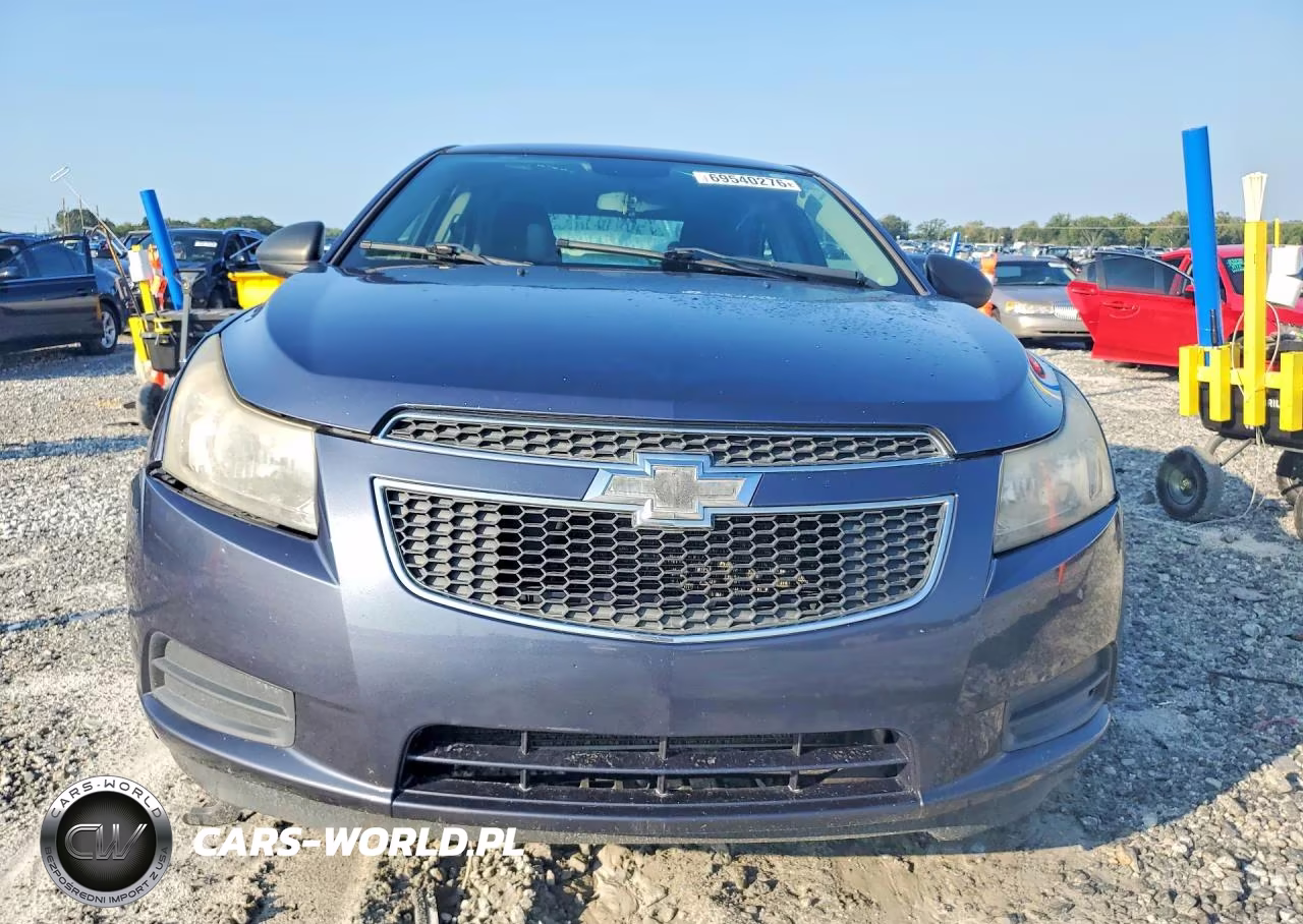 2014 Chevrolet Cruze Ls VIN:1G1PA5SH0E7435832 - 5