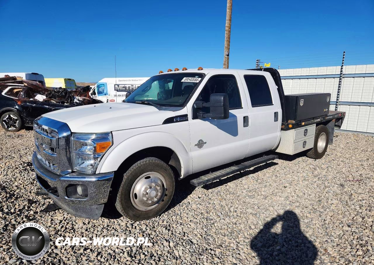 2011 Ford F-350 Chassis Xl