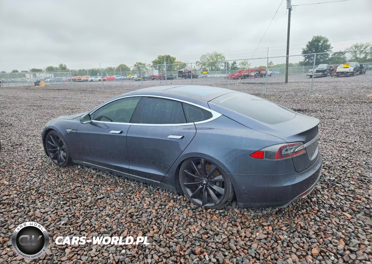 2015 Tesla Model S 85D VIN:5YJSA1H28FF083074 - 2
