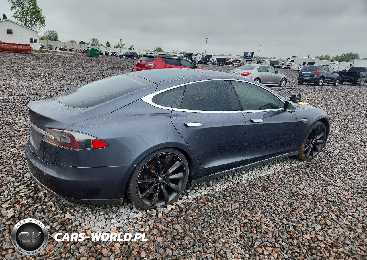 2015 Tesla Model S 85D VIN:5YJSA1H28FF083074 - 3