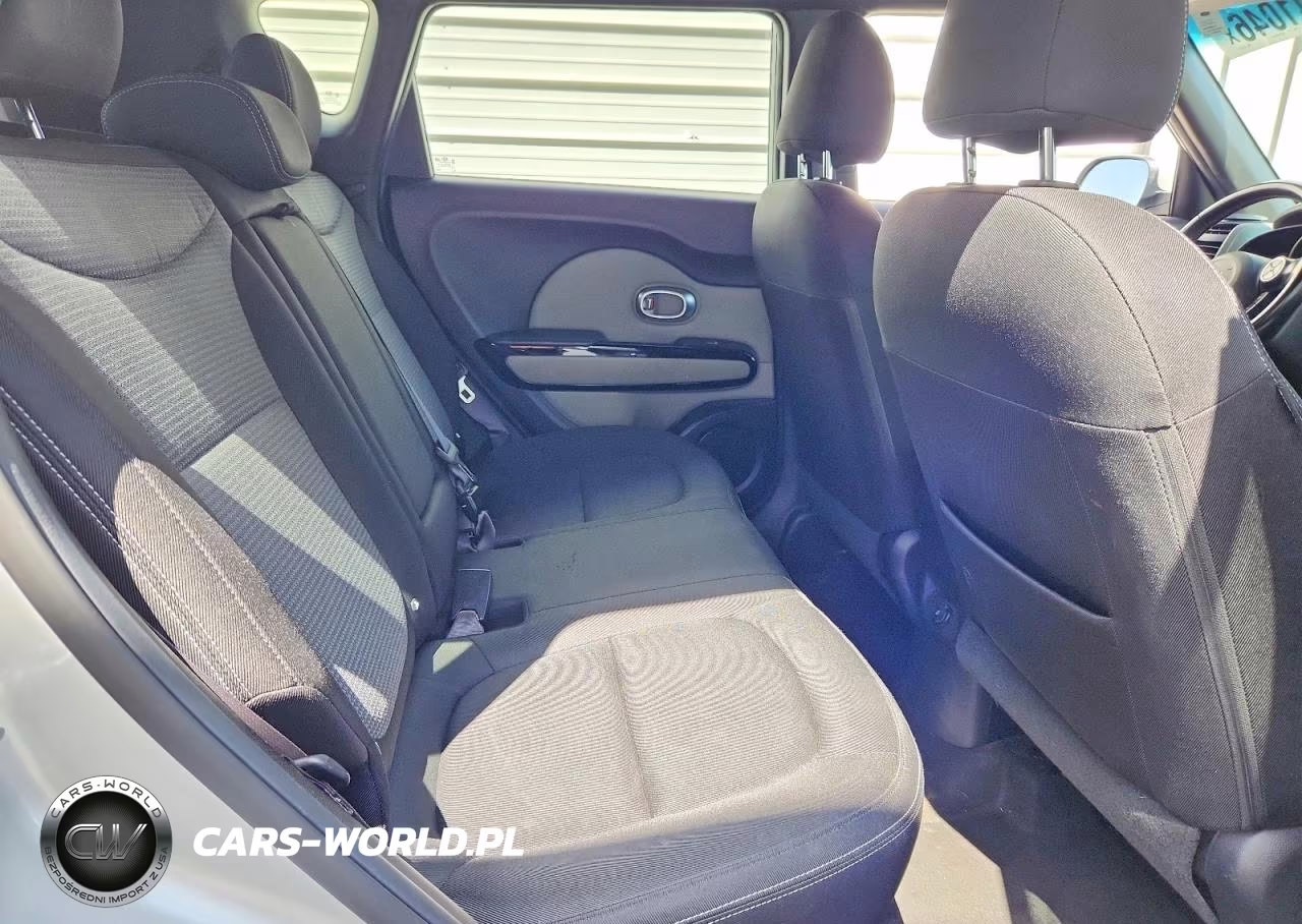 2017 Kia Soul + VIN:KNDJP3A56H7416715 - 11