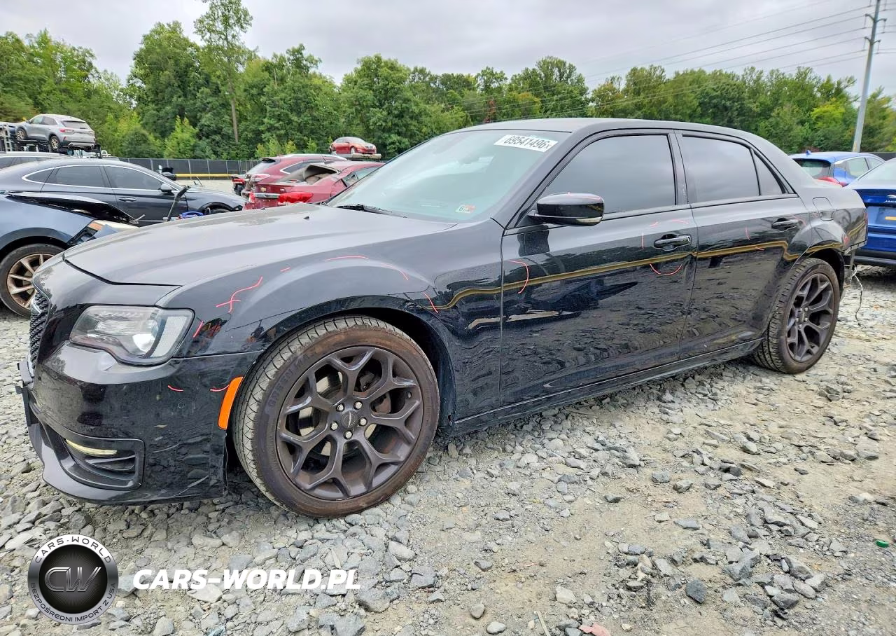 2019 Chrysler 300 S VIN:2C3CCABG7KH582718 - 1