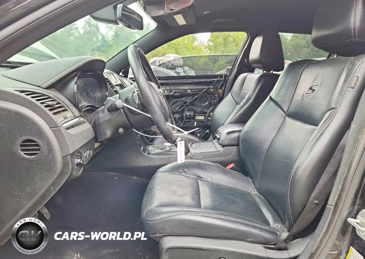 2019 Chrysler 300 S VIN:2C3CCABG7KH582718 - 7