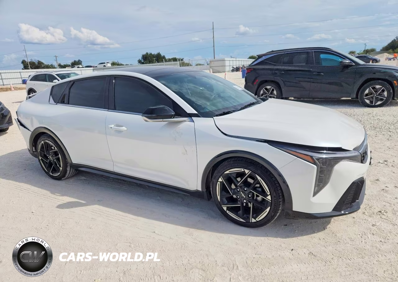 2025 Kia K4 Gt Line VIN:3KPFW4DE7SE039636 - 4