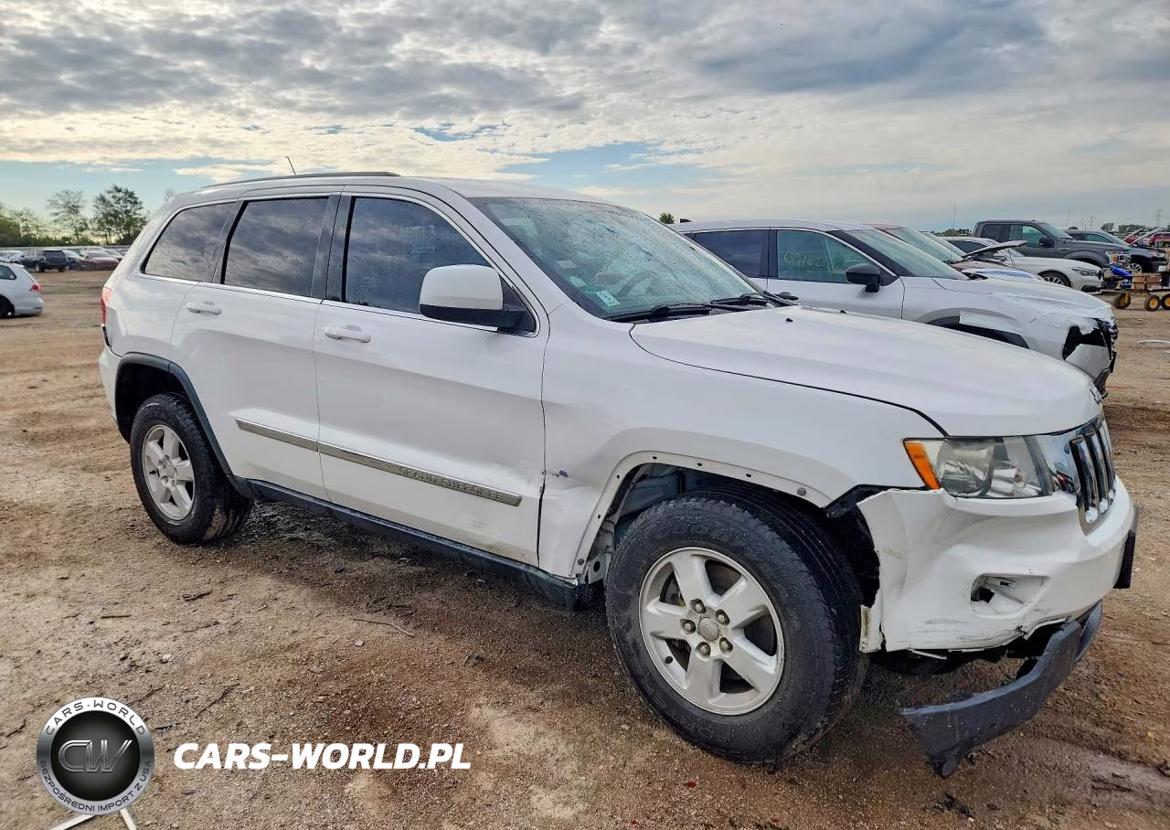 2013 Jeep Grand Cherokee Laredo VIN:1C4RJFAG1DC513040 - 4