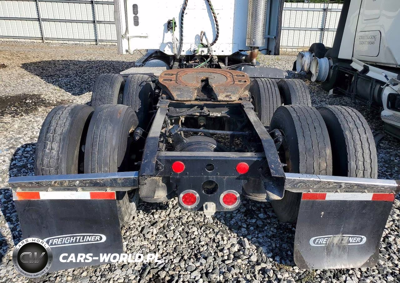 2014 Freightliner Columbia Semi Truck VIN:3ALXA7003EDFV4661 - 14