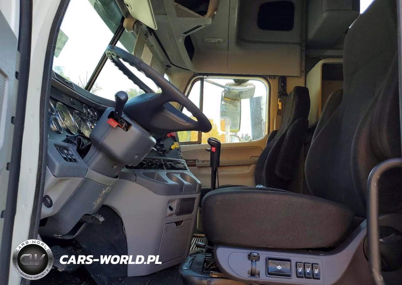 2014 Freightliner Columbia Semi Truck VIN:3ALXA7003EDFV4661 - 7