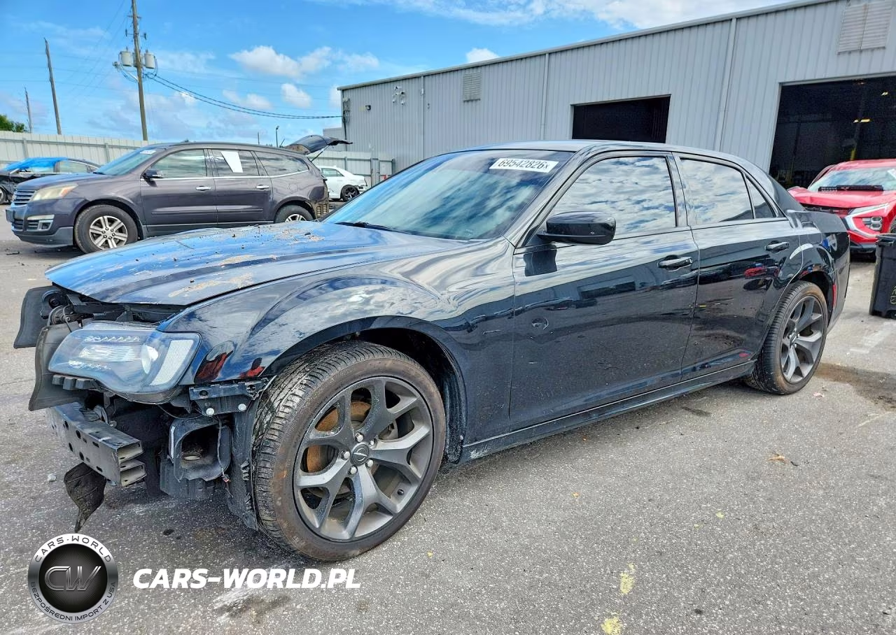 2020 Chrysler 300 Touring VIN:2C3CCAAG5LH230076 - 1