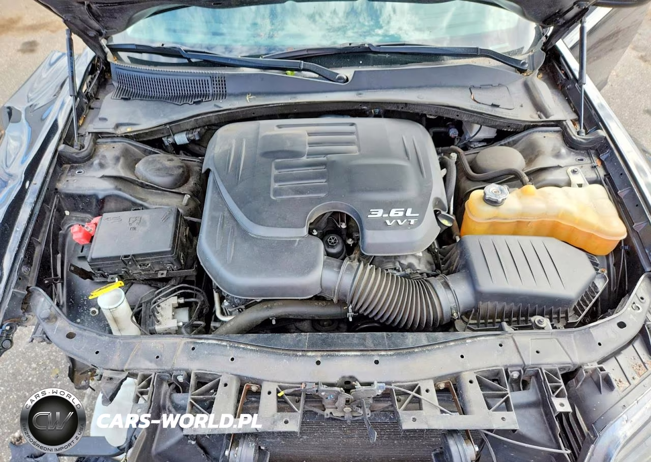 2020 Chrysler 300 Touring VIN:2C3CCAAG5LH230076 - 11
