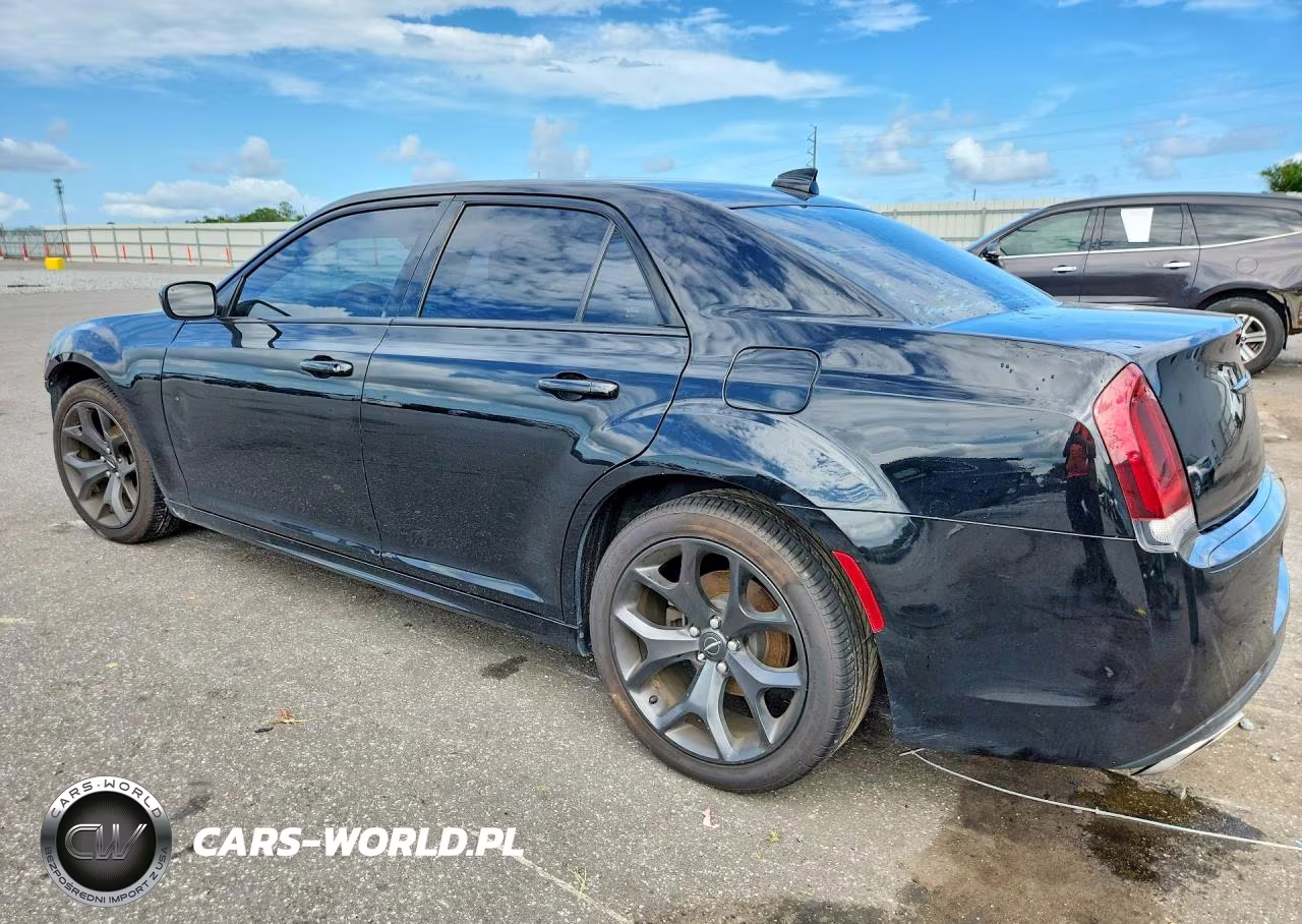 2020 Chrysler 300 Touring VIN:2C3CCAAG5LH230076 - 2