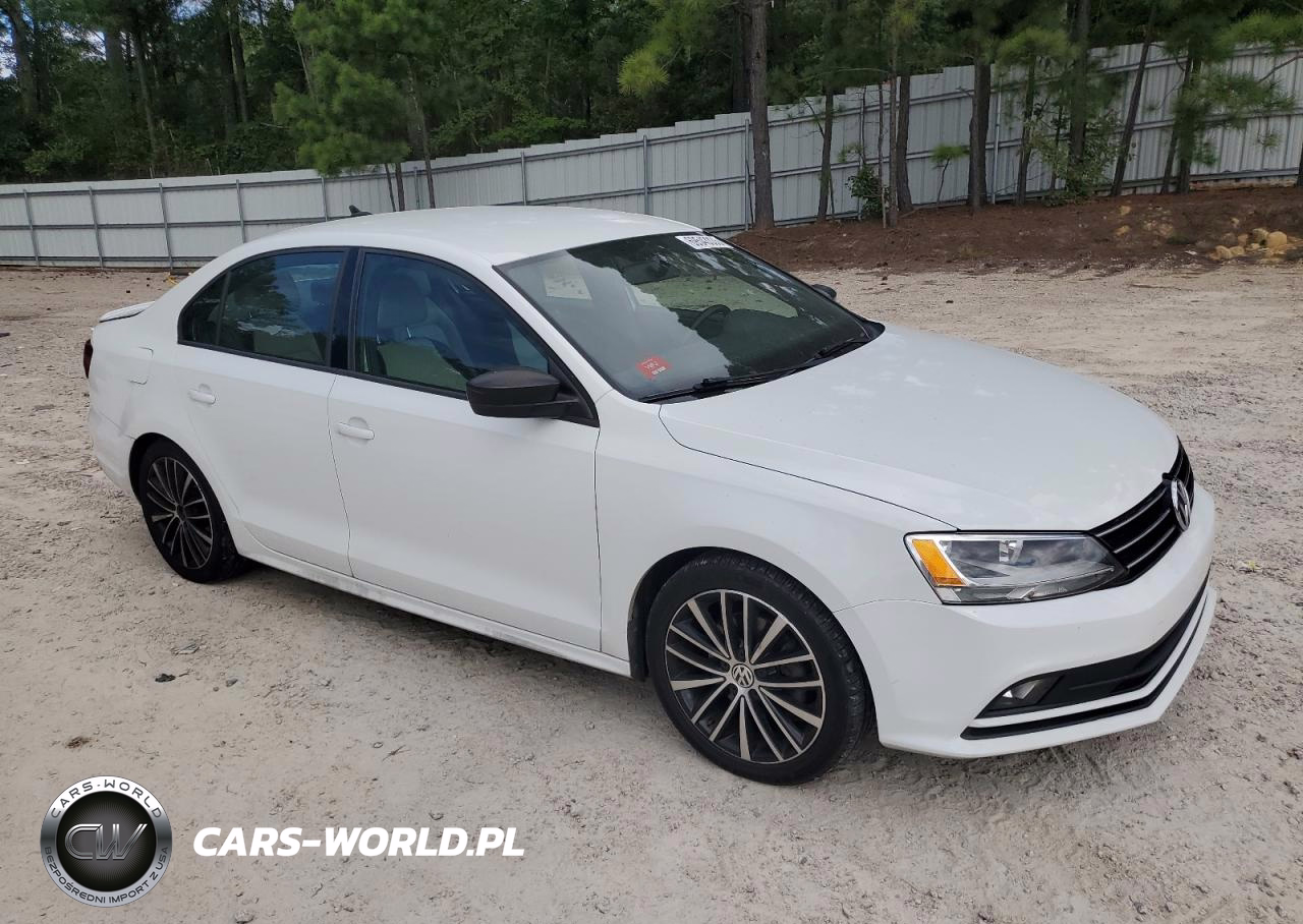 2016 Volkswagen Jetta Sport VIN:3VWD17AJ0GM230799 - 4