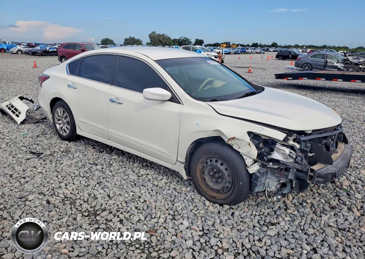 2015 Nissan Altima 2.5 S VIN:1N4AL3AP6FN387860 - 4