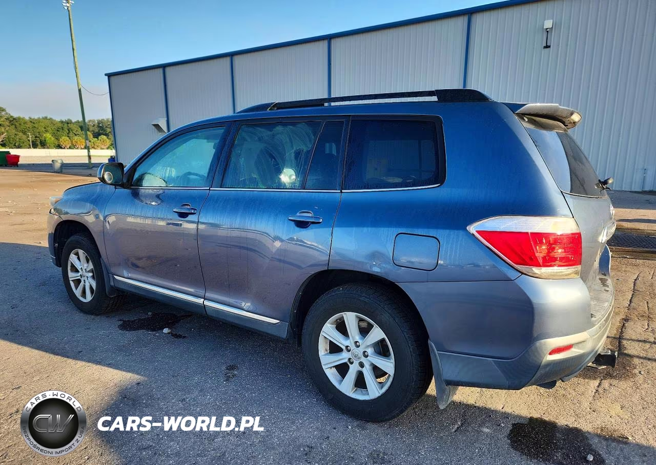 2013 Toyota Highlander Plus VIN:5TDBK3EH9DS261388 - 2