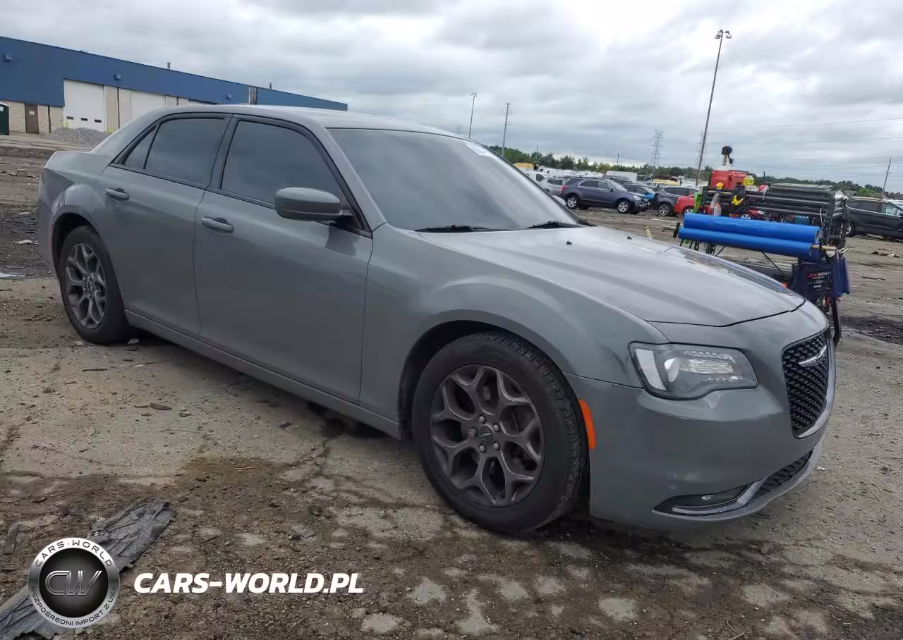 2017 Chrysler 300 S VIN:2C3CCAGG7HH606937 - 4