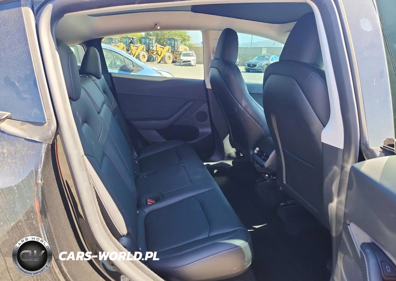2024 Tesla Model Y VIN:7SAYGDEF1RF168928 - 11