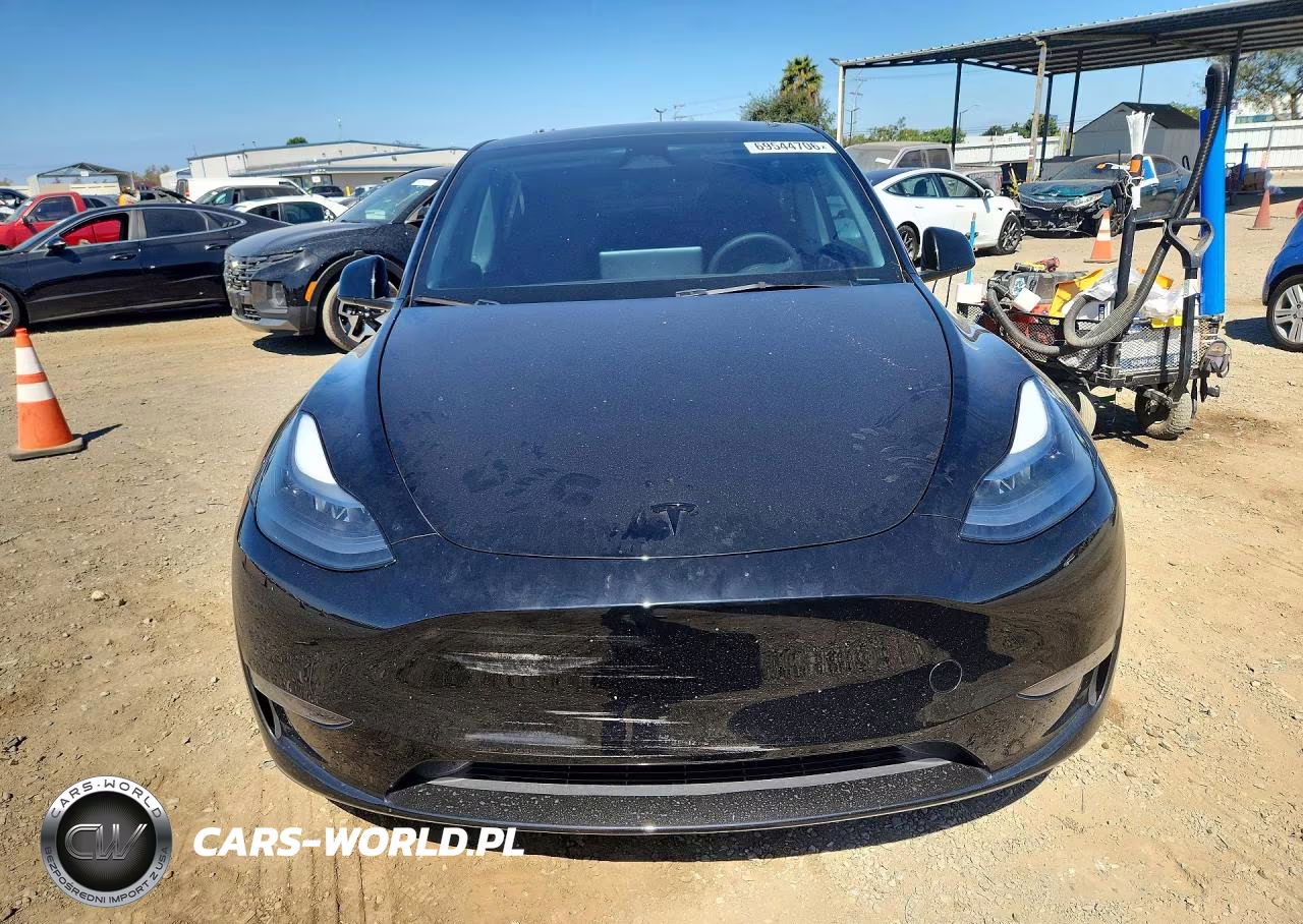 2024 Tesla Model Y VIN:7SAYGDEF1RF168928 - 5