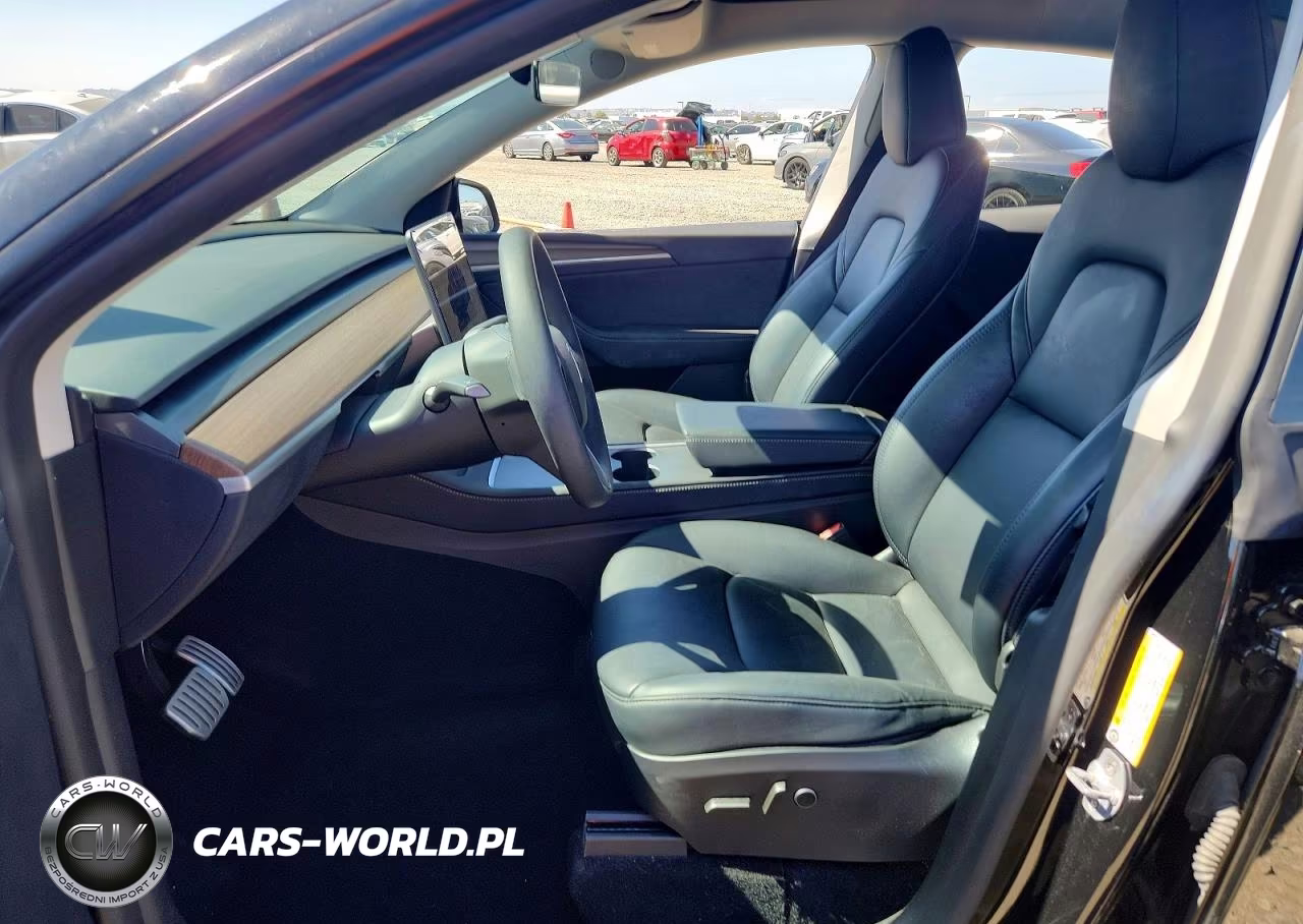 2024 Tesla Model Y VIN:7SAYGDEF1RF168928 - 7