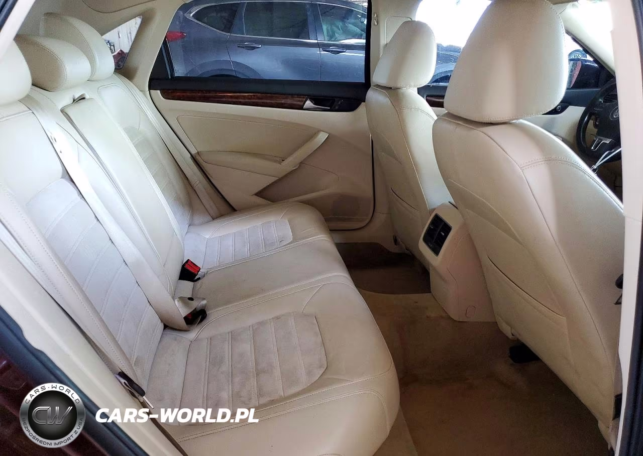2013 Volkswagen Passat Sel VIN:1VWCM7A38DC072021 - 10