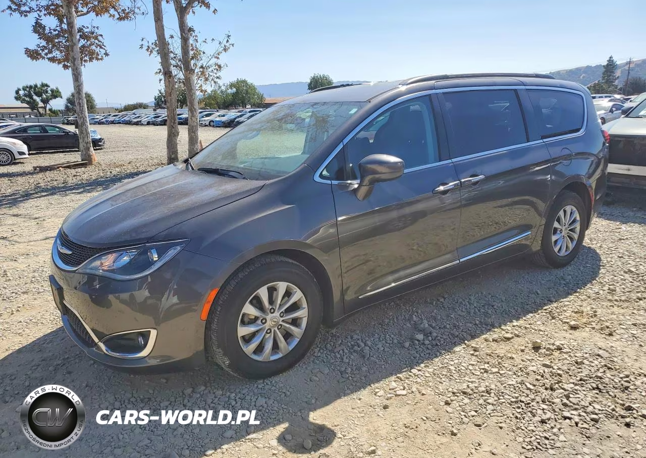 2017 Chrysler Pacifica Touring L VIN:2C4RC1BG9HR517491 - 1