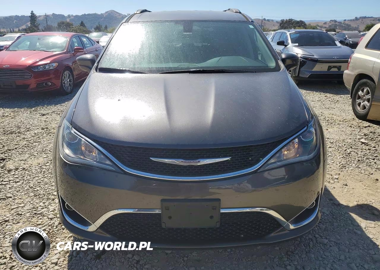 2017 Chrysler Pacifica Touring L VIN:2C4RC1BG9HR517491 - 5
