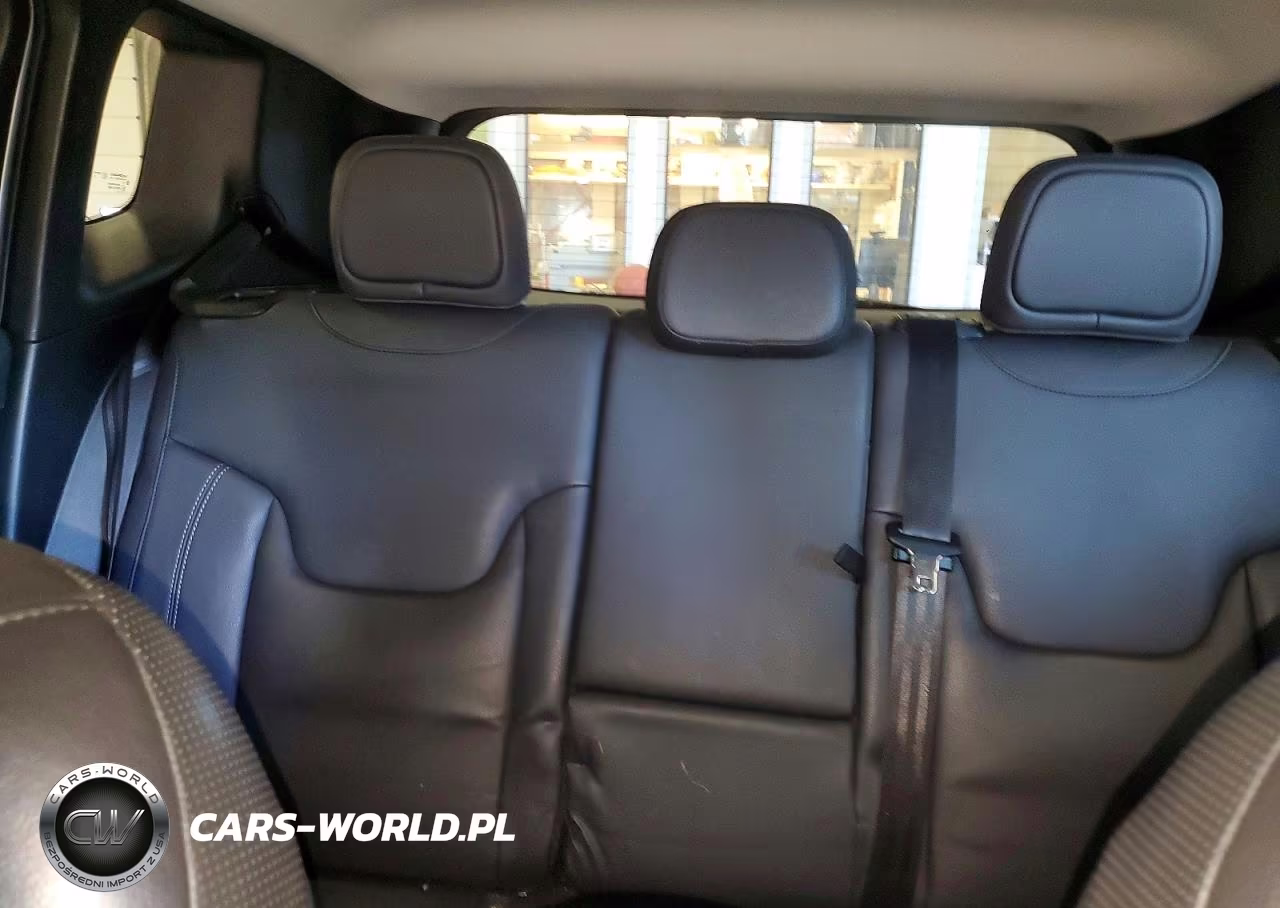 2020 Jeep Renegade Limited VIN:ZACNJBD12LPL96817 - 10