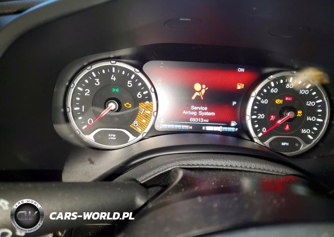 2020 Jeep Renegade Limited VIN:ZACNJBD12LPL96817 - 9