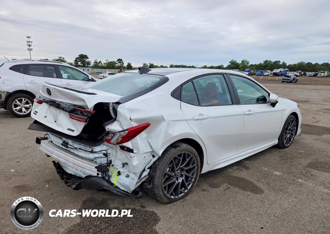 2025 Toyota Camry Xse VIN:4T1DBADK4SU023348 - 3