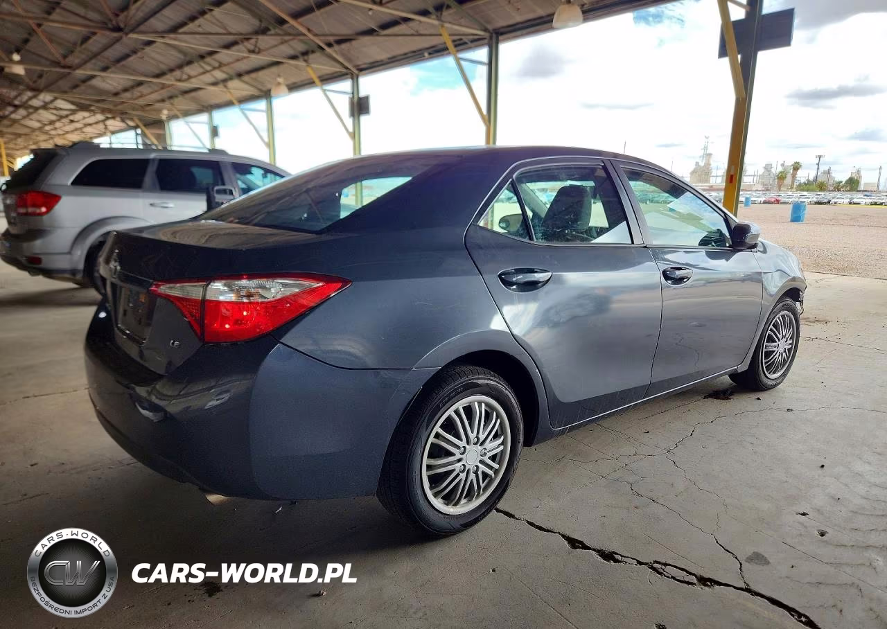 2015 Toyota Corolla Le VIN:5YFBURHE6FP201868 - 3