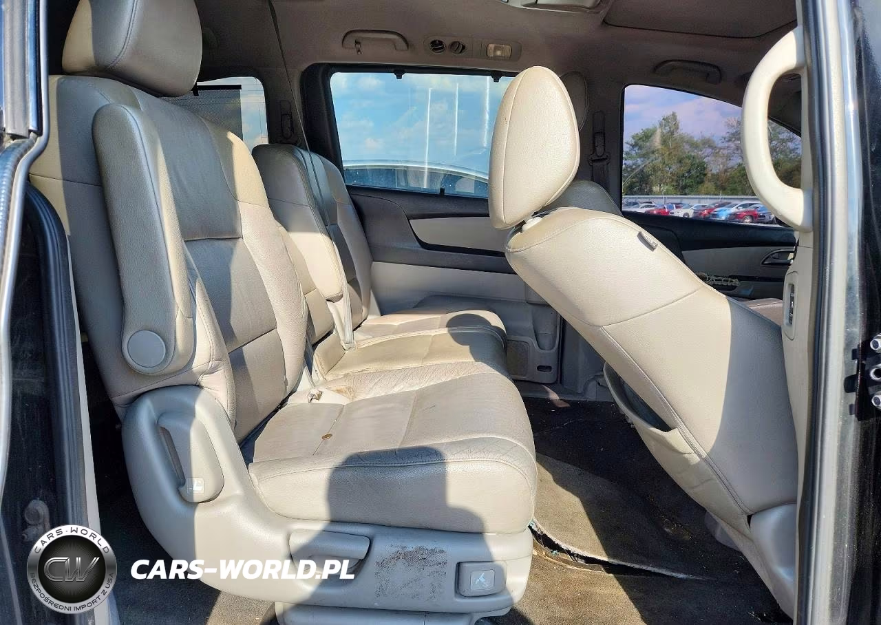 2011 Honda Odyssey Touring VIN:5FNRL5H91BB037674 - 11