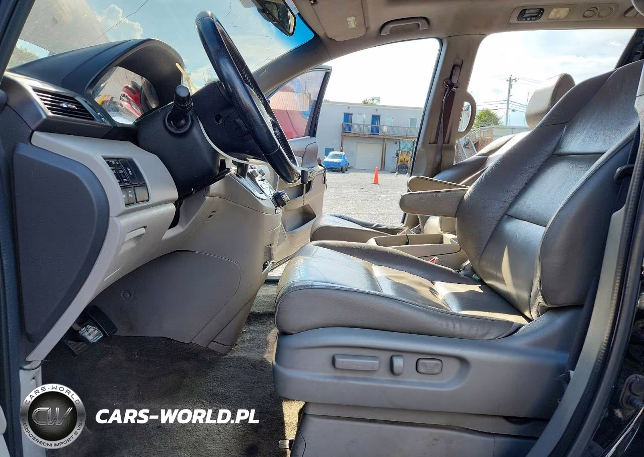2011 Honda Odyssey Touring VIN:5FNRL5H91BB037674 - 7